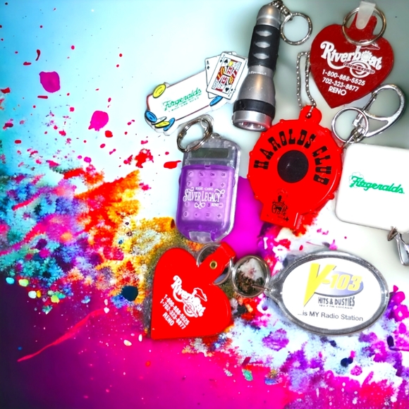 Really cool old Reno keychain lot, in great shape for you casino lovers! - Picture 4 of 4